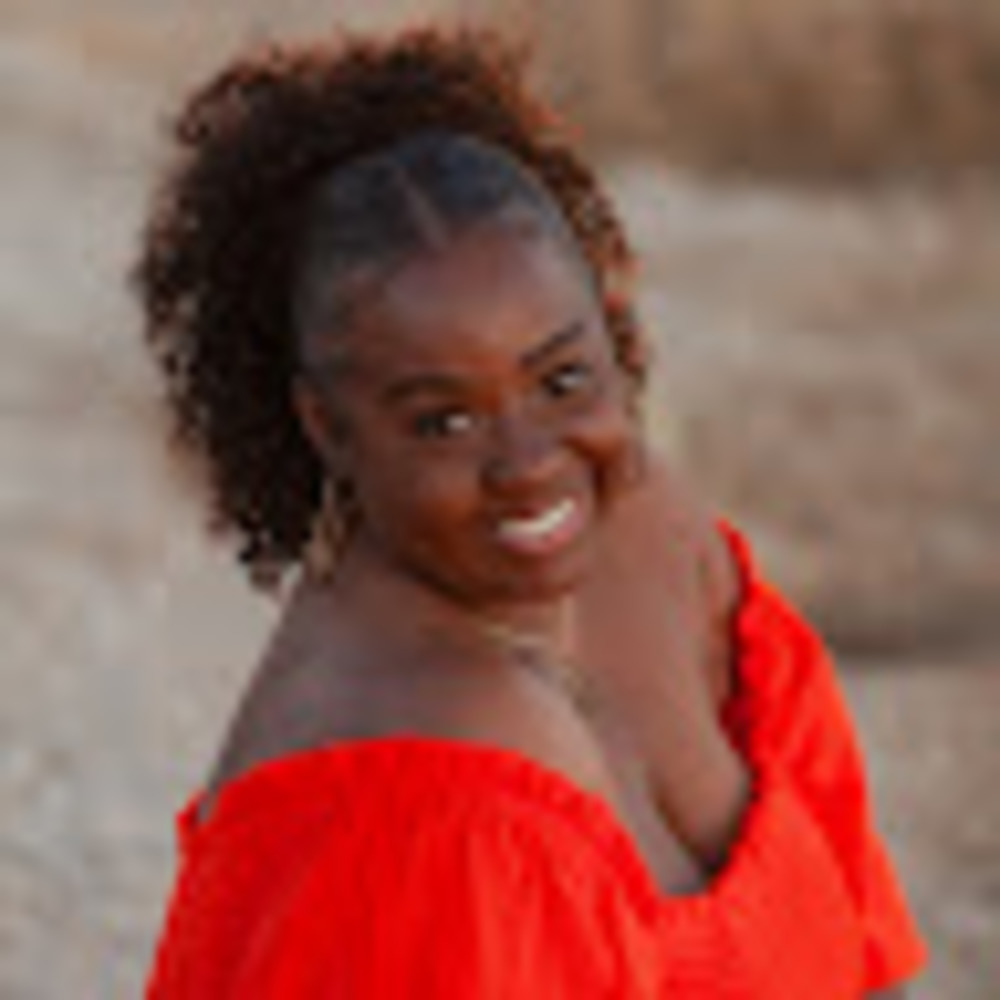 Meet your Posher, Mia